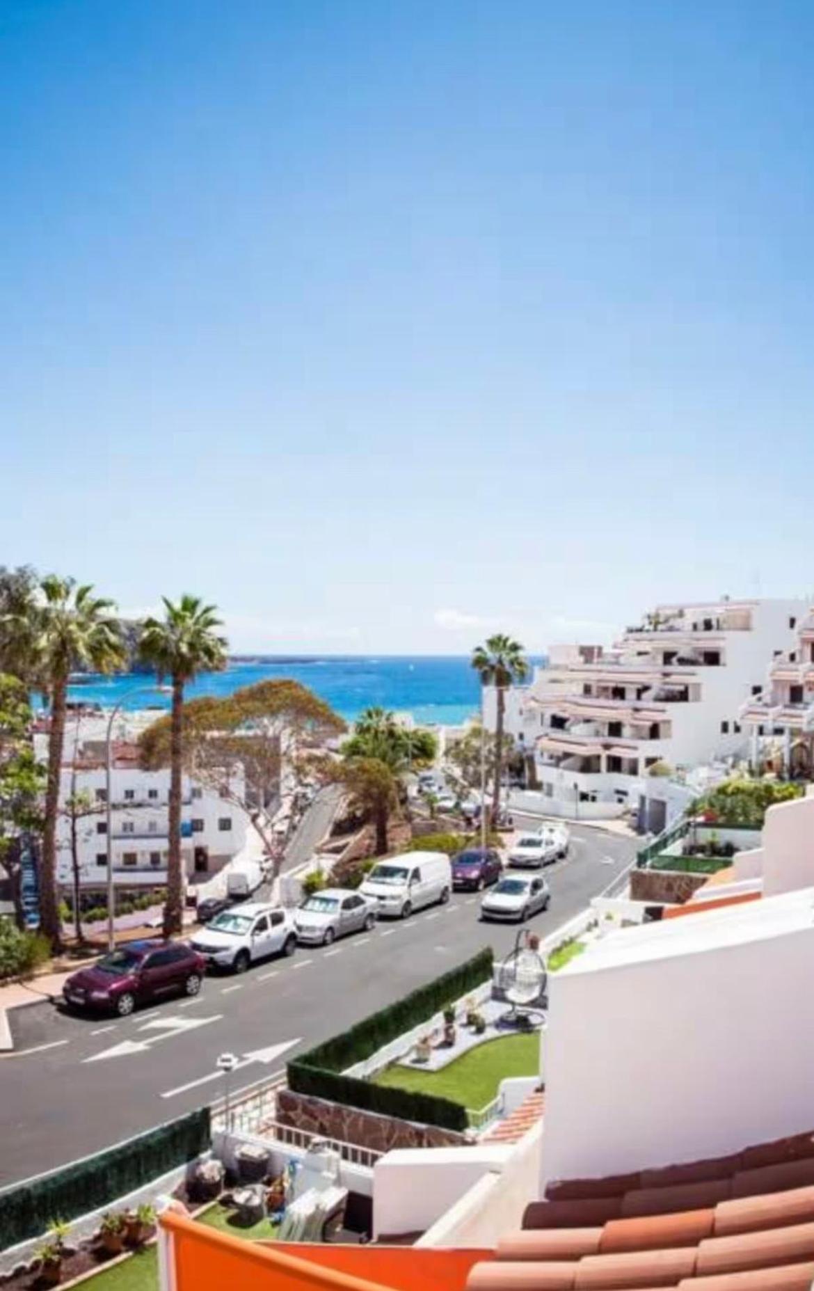Cristianos Vistas Al Mar Y Cerca De La Playa Apartment